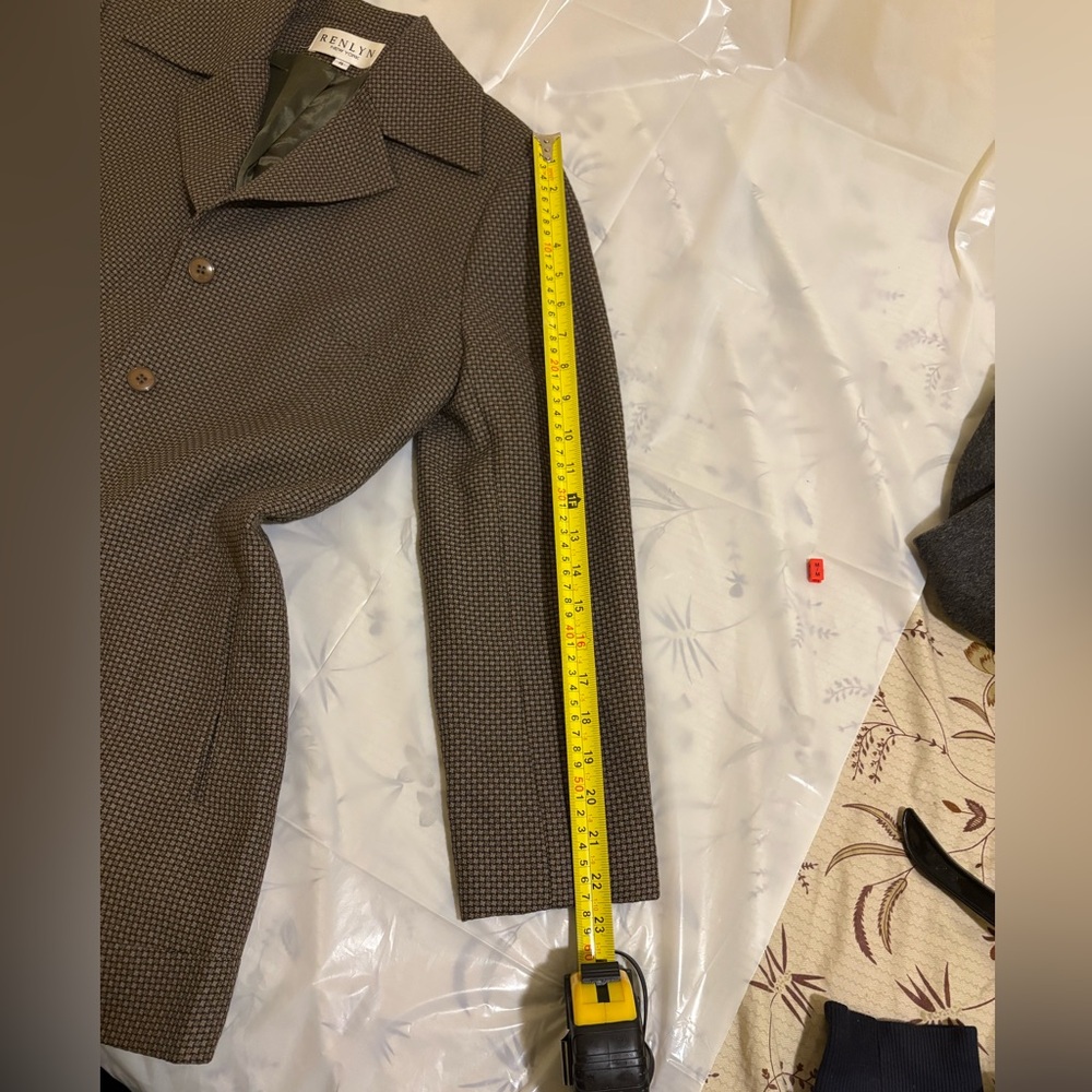 Women's Tailored Gray Patterned Coat - image 8